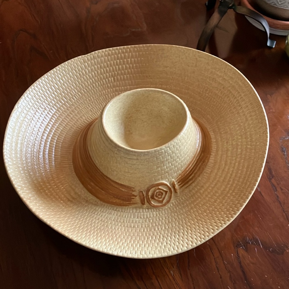 Vintage sombrero chip and dip tray!